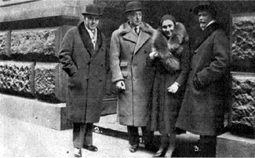 The newly married couple after the wedding in front of a registry office in Budapest. From left to right: one of the witnesses Zsolt Harsányi; the new husband (Count Emanuele Castelbarco Visconti Simonetta Pindemonte Rezzonico); the new wife, Wally Toscanini and the other witness, Zoltán Kodály. Photo from the contemporary newspaper Pesti Hírlap Képes Melléklete, February 1931