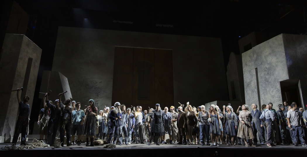 A scene from Opera di Roma's 'Les Vêpres Siciliennes'. Photo © 2019 Yasuko Kageyama