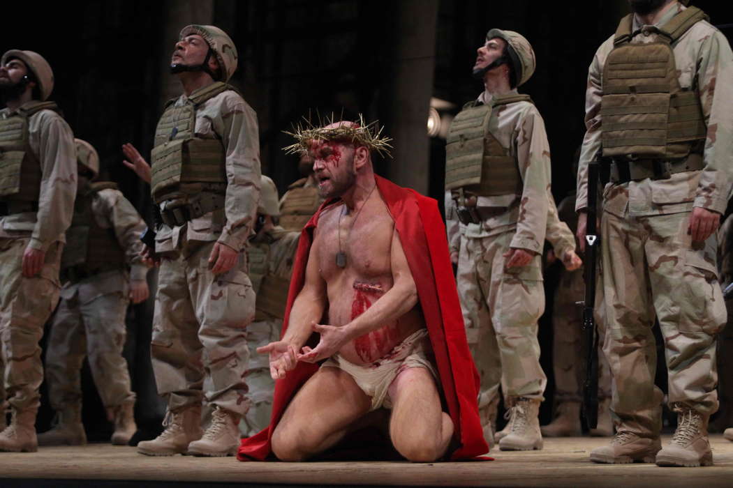 Tómas Tómasson as Amfortas (centre) in Wagner's 'Parsifal' at Teatro Massimo di Palermo. Photo © 2020 Franco Lannino