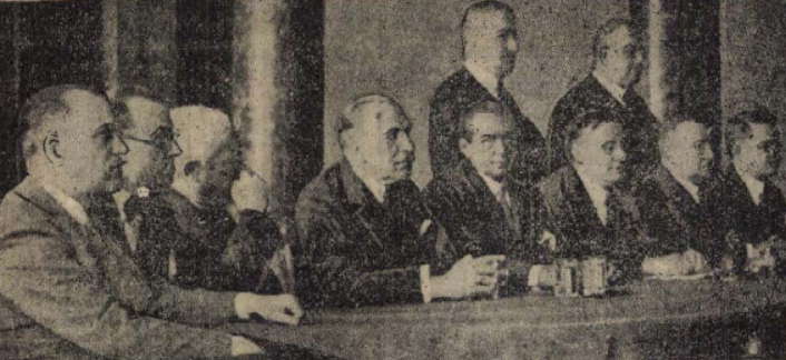 Renowned composers and authors at the Hungarian Academy of Sciences during the CISAC conference. Photo published in an old Hungarian newspaper, Pesti Napló, 29 May 1930. (Huszka is standing at the back.)