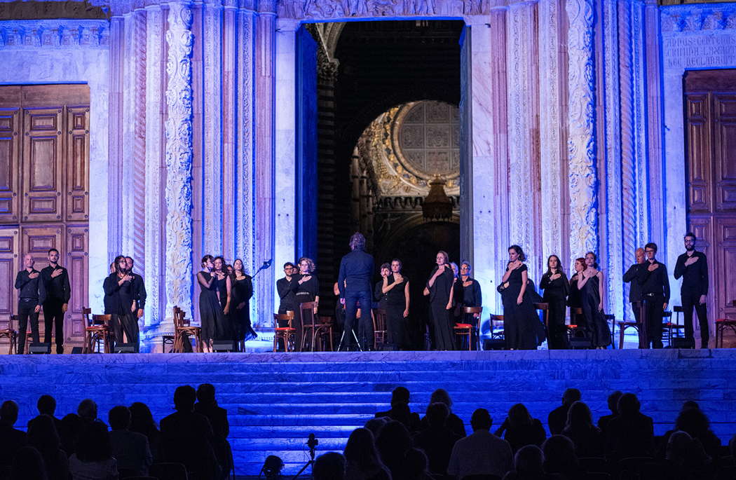 Coro della Cattedrale di Siena 'Guido Chigi Saracin', directed by Lorenzo Donati. Photo © 2020 Roberto Testi
