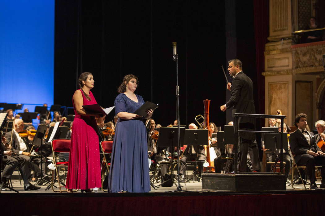 Agnieszka Jadwiga Grochala, Irene Savignano and Jader Bignamini in Rossini's 'Petite Messe Solennelle' at Teatro dell'Opera di Roma. Photo © 2020 Yasuko Kageyama