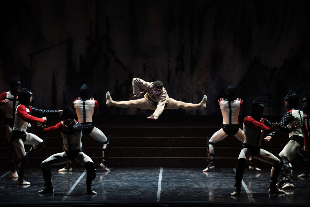 Michele Satriano as Quasimodo and members of the Corps de Ballet of Teatro dell'Opera di Roma in 'Notre Dame de Paris'. Photo © 2021 Fabrizio Sansoni
