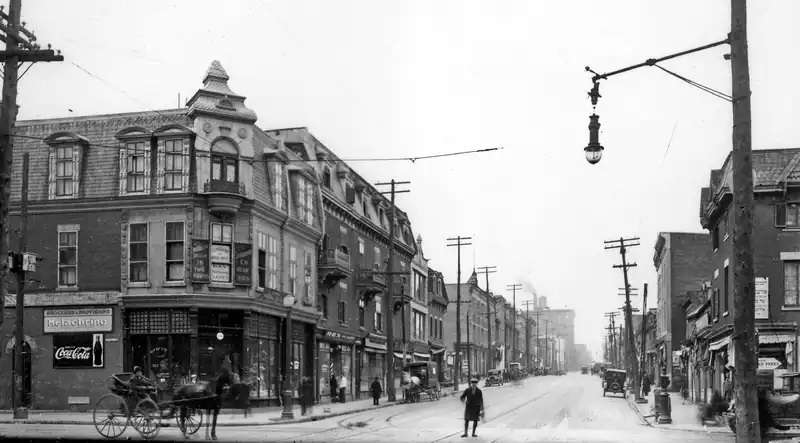 The corner of Boulevard Saint-Laurent and Avenue des Pins, Montreal in 1932