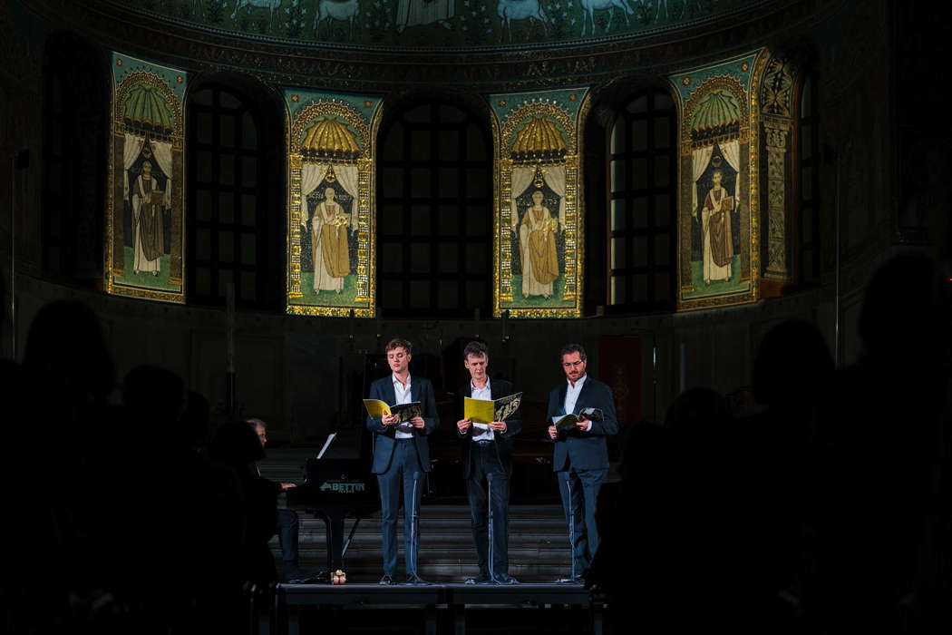 Ian Bostridge and colleagues performing Britten's Canticles in the Basilica of Sant'Apollinare, Classe, Italy. Photo © 2022 Luca Concas