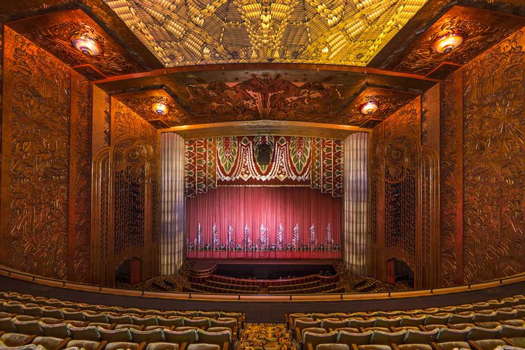 The Paramount Theater in Oakland, California, USA. Photo © Library of Congress