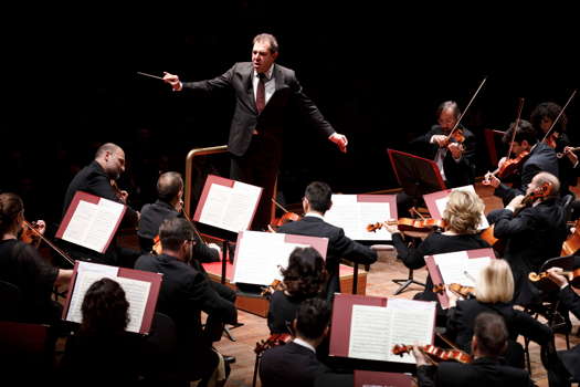 Daniele Gatti conducting the Accademia Nazionale di Santa Cecilia on 10 January 2019. Photo © 2019 Musacchio, Ianniello & Pasqualini