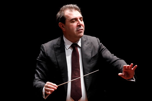 Daniele Gatti conducting on 10 January 2019. Photo © 2019 Musacchio, Ianniello & Pasqualini