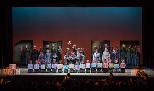 The full company in the finale of Teatro dell'Opera di Roma's 'Il Piccolo Spazzacammino'. Photo © 2019 Giulia Guccione