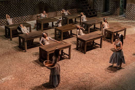 A scene from Jiří Bubeníček's 'Carmen' at Teatro dell'Opera di Roma. Photo © 2019 Yasuko Kageyama