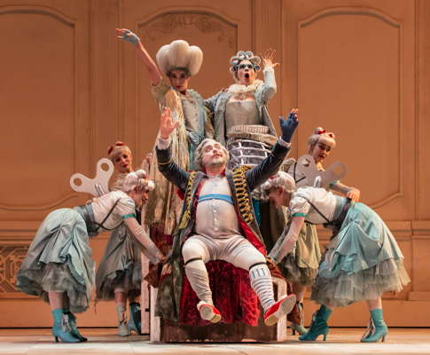 Rafaela Albuquerque as Clorinda, Carlo Lepore as Don Magnifico and Sara Rocchi as Tisbe in Rossini's 'La Cenerentola' for Opera Roma. Photo © 2019 Yasuko Kageyama