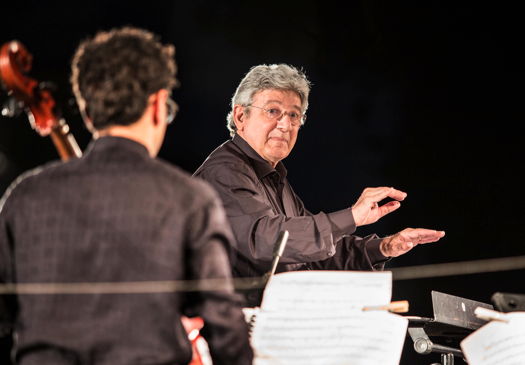 Erasmo Gaudiomonte conducting the ensemble on 3 July 2019 in Rome. Photo © 2019 Max Pucciariello