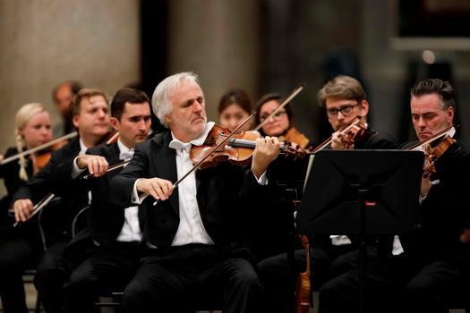 Rainer Honeck leading the Vienna Philharmonic Orchestra in Haydn's 'The Seven Last Words of Our Saviour on the Cross'. Photo © 2019 Musacchio, Ianniello & Pasqualini