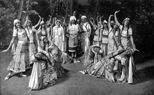 An Act II scene from the 1916 New York Metropolitan Opera production of Bizet's 'Les pêcheurs de perles' (The Pearl Fishers)