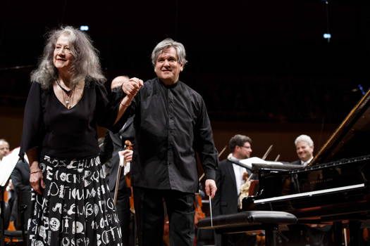 Martha Argerich with Antonio Pappano and members of the Orchestra of the National Academy of Santa Cecilia. Photo © 2019 Musacchio & Ianniello