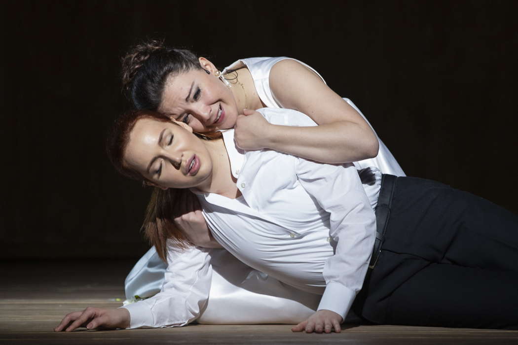 Vasilisa Berzhanskaya as Romeo and Mariangela Sicilia as Giulietta in Bellini's 'I Capuleti e i Montecchi' at Teatro dell'Opera di Roma. Photo © 2020 Yasuko Kageyama