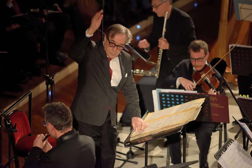 Marcello Panni conducting Bruno Maderna's 'Hyperion' in Rome on 4 February 2020. Photo © 2020 Claudio Rampini