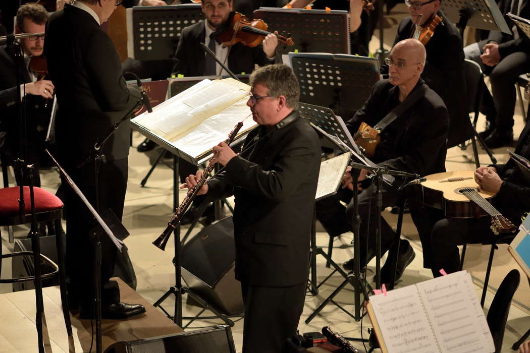 Christian Schmitt playing in Bruno Maderna's 'Hyperion' in Rome on 4 February 2020. Photo © 2020 Claudio Rampini