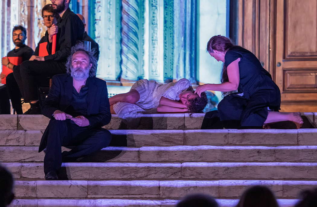 From left to right: actor Angelo Romagnoli, dancer Francesca Duranti and actress Maria Claudia Massari. Photo © 2020 Roberto Testi