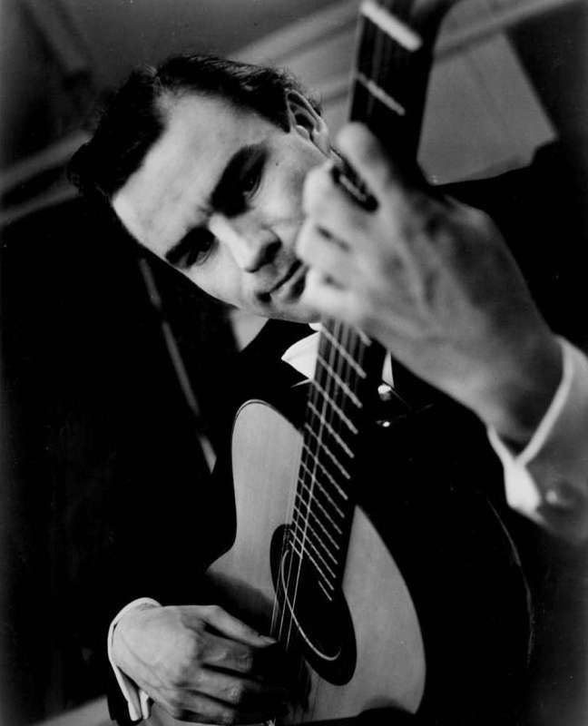 Julian Bream (1933-2020) in 1964