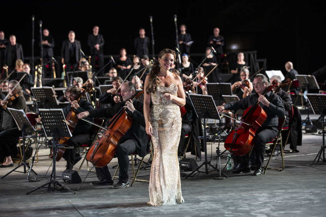 Nadja Mchantaf as Hanna Glawari in 'The Merry Widow' at the Circus Maximus in Rome. Photo © 2020 Yasuko Kageyama