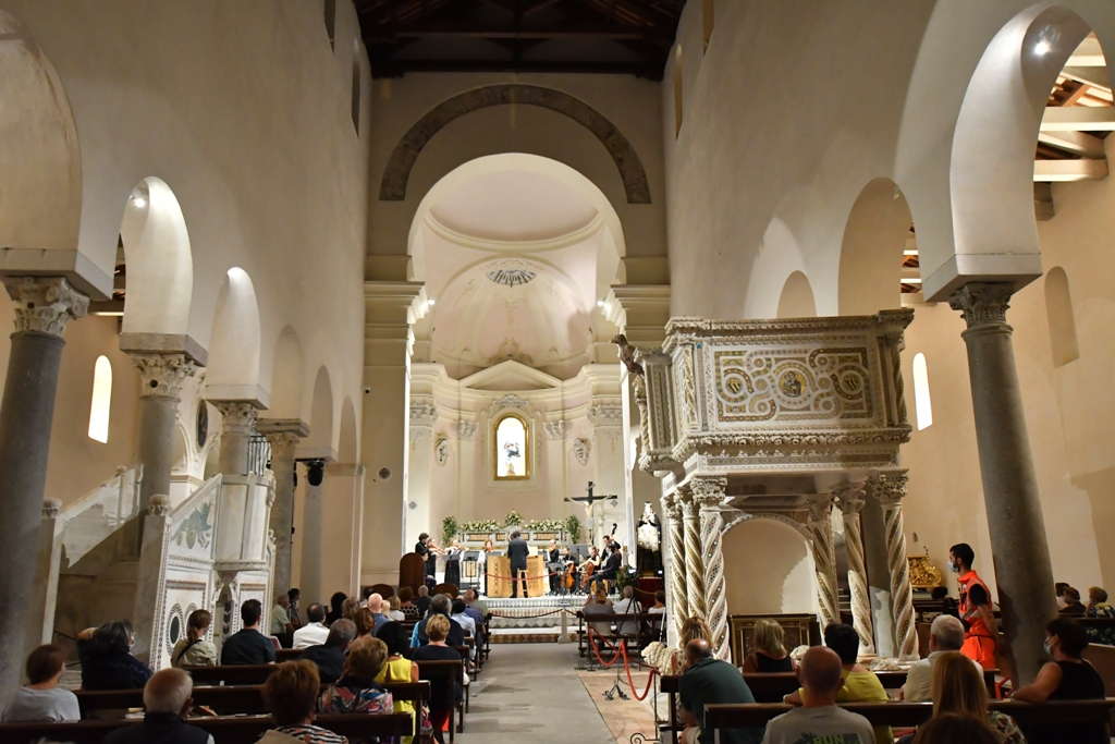 Stefano Demicheli and Talenti Vulcanici performing Logroscino's Stabat Mater in the Duomo di Ravello as part of the Ravello Festival. Photo © 2020 Pino Izzo