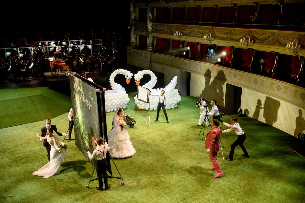 A scene from Donizetti's 'Le Nozze in Villa' at the 2020 Donizetti Opera Festival