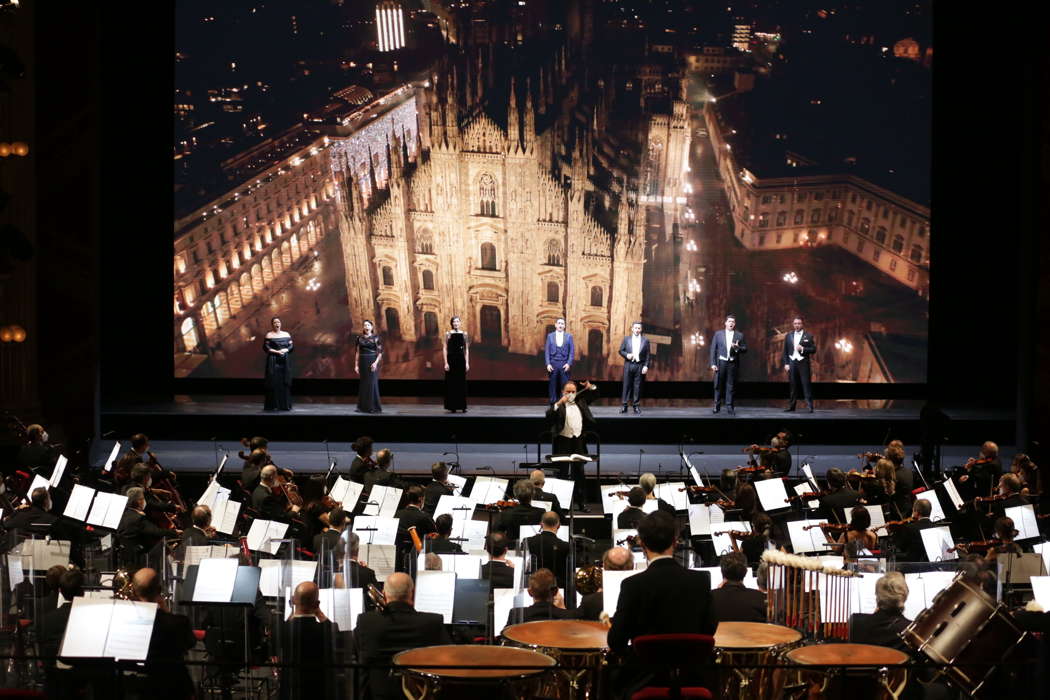 The finale of La Scala's extravaganza. Photo © 2020 Brescia and Amisano