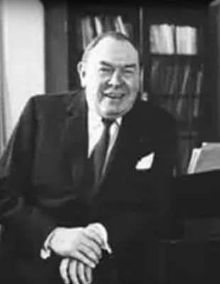 English pianist Gerald Moore (1899-1987)