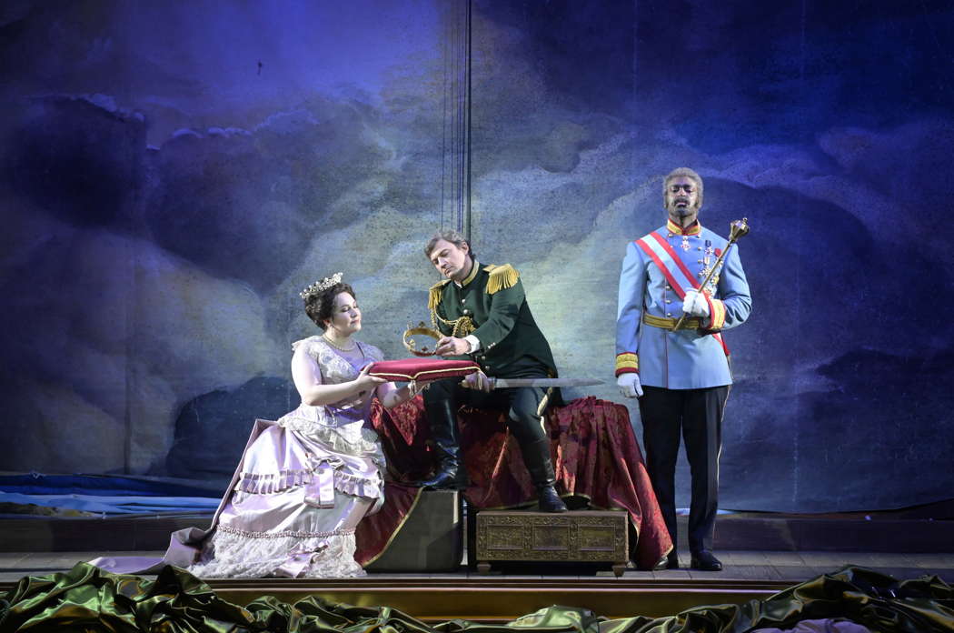 Jonas Kaufmann  as Radames, Ksenia Dudnikova as Amneris and Soloman Howard as the King in Act II Scene 2 of the Opéra de Paris production of Verdi's 'Aida'. © 2021 Vincent Pontet