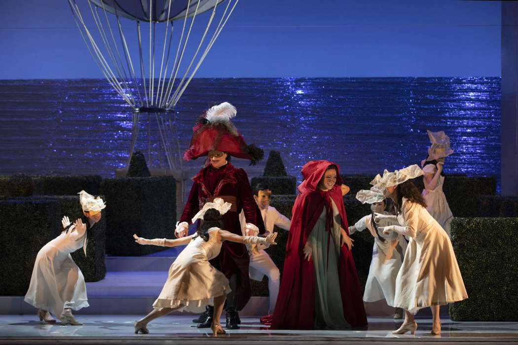Eleonaro Buratto as Fiordiligi in Mozart's 'Così fan tutte' at Teatro Regio di Torino. Photo © 2021 Silvia Lelli