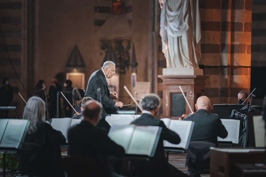 Zubin Mehta conducting in Orvieto Cathedral. Photo © 2021 Michele Monasta