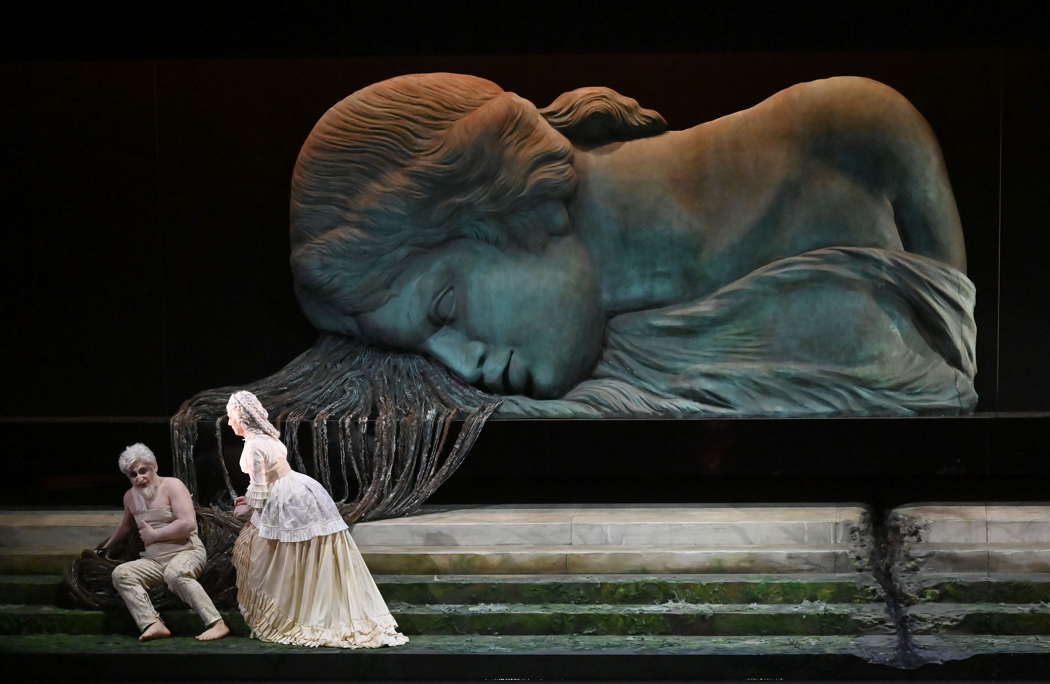 Michael Bachtadze as Golaud and Monica Bacelli as Mélisande in 'Pelléas et Mélisande'. Photo © 2021 Roberto Ricci
