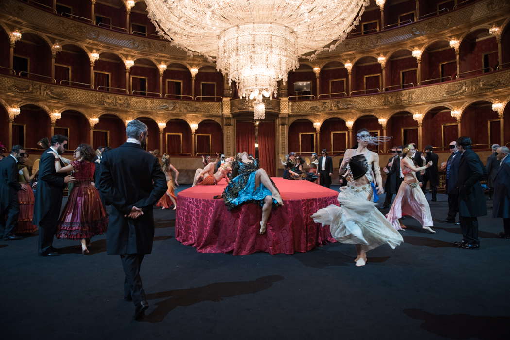 A scene from the second part of Act II of Opera di Roma's film-opera 'La Traviata'. Photo © 2021 Fabrizio Sansoni