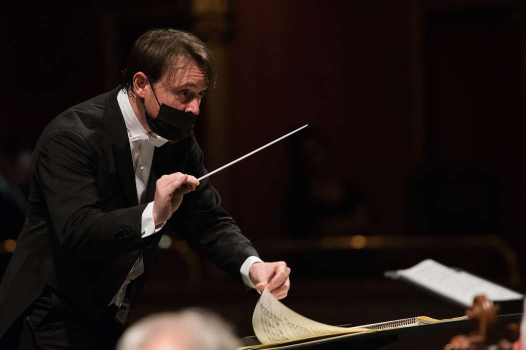 Michele Mariotti conducting Verdi's 'Luisa Miller' at Teatro dell'Opera di Roma. Photo © 2021 Fabrizio Sansoni