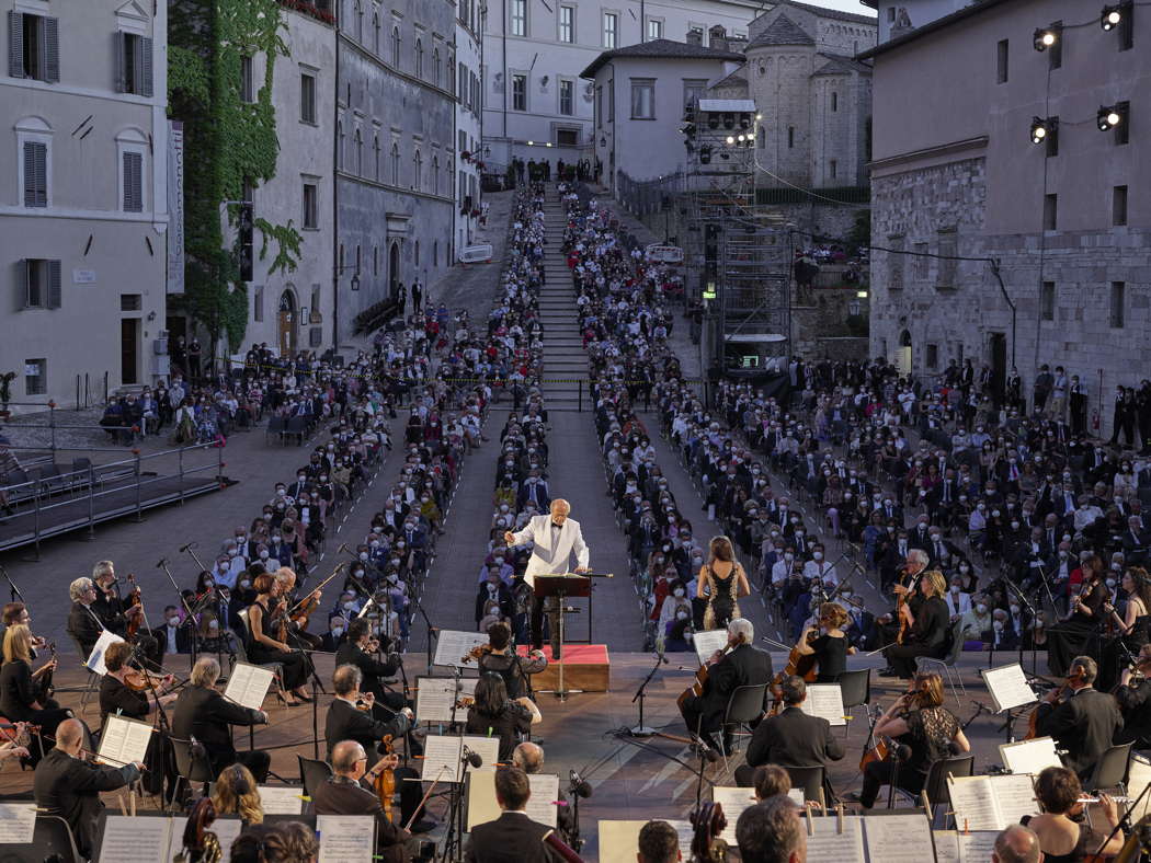Iván Fischer and the Budapest Festival Orchestra at the Spoleto Festival. Photo © 2021 Giovanni Hanninen