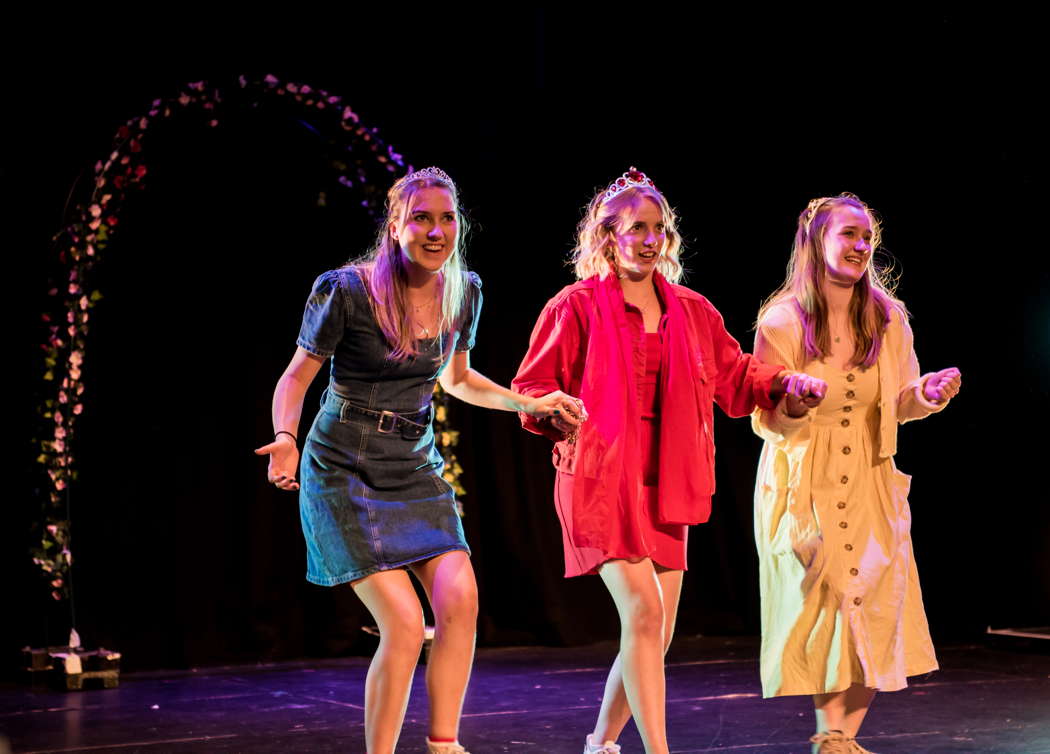 From left to right: Katherine Macaulay as Flora, Freya Parry as Mab and Molly Sprouting as Dot in Jonathan Dove's 'The Enchanted Pig' at the Buxton Festival. Photo © 2021 Genevieve Girling