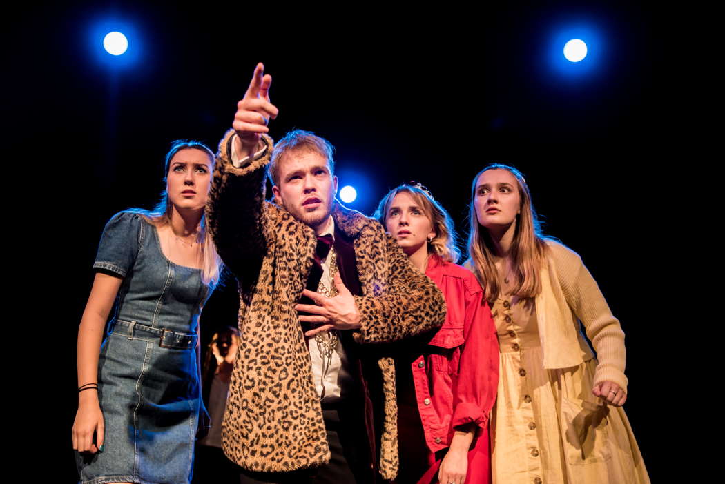The king and his three daughters. From left to right: Katherine Macaulay as Flora, Thomas Clough as King Hildebrand, Freya Parry as Mab and Molly Sprouting as Dot in Jonathan Dove's 'The Enchanted Pig' at the Buxton Festival. Photo © 2021 Genevieve Girling
