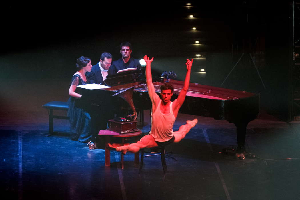 From left to right: Beatrice Rana, Massimo Spada, the page turner and dancer Davide Dato in 'Le Sacre du Printemps' at the Stravinsky anniversary celebrations in Rome. Photo © 2021 Musacchio, Ianniello & Pasqualini