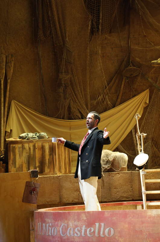 Giorgio Caoduro as Gaudenzio in 'Il Signor Bruschino' at the Rossini Opera Festival. Photo © 2021 Studio Amati Bacciardi