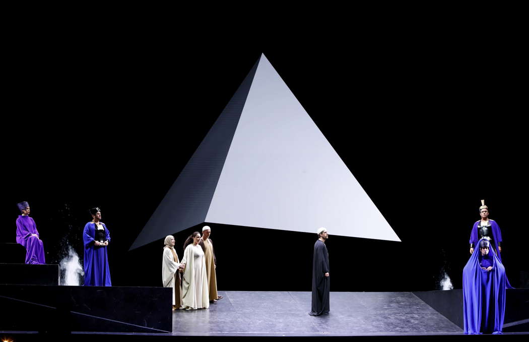 A scene from 'Moïse et Pharaon' at the Rossini Opera Festival. Photo © 2021 Studio Amati Bacciardi