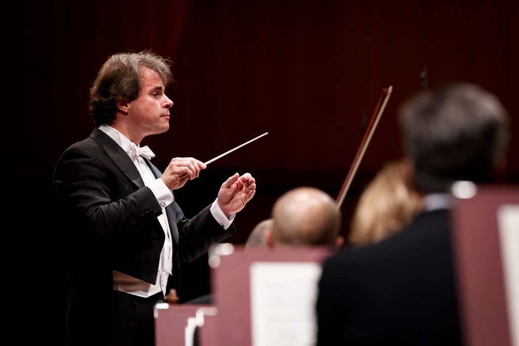 Jakub Hrůša conducting Mahler in Rome. Photo © 2021 Musacchio, Ianniello & Pasqualini