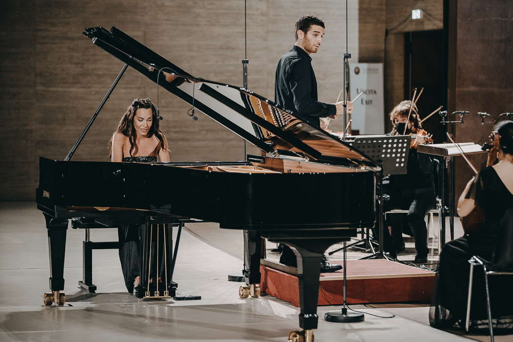 Gloria Campaner playing Beethoven with Enrico Saverio Pagano conducting the Canova Chamber Orchestra in Rome on 30 September 2021. Photo © 2021 Federico Priori