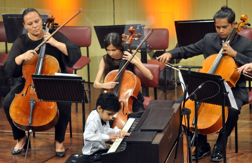 Aayan Deshpande plays Mozart, accompanied by the Chamber Orchestra of the Symphony Orchestra of India