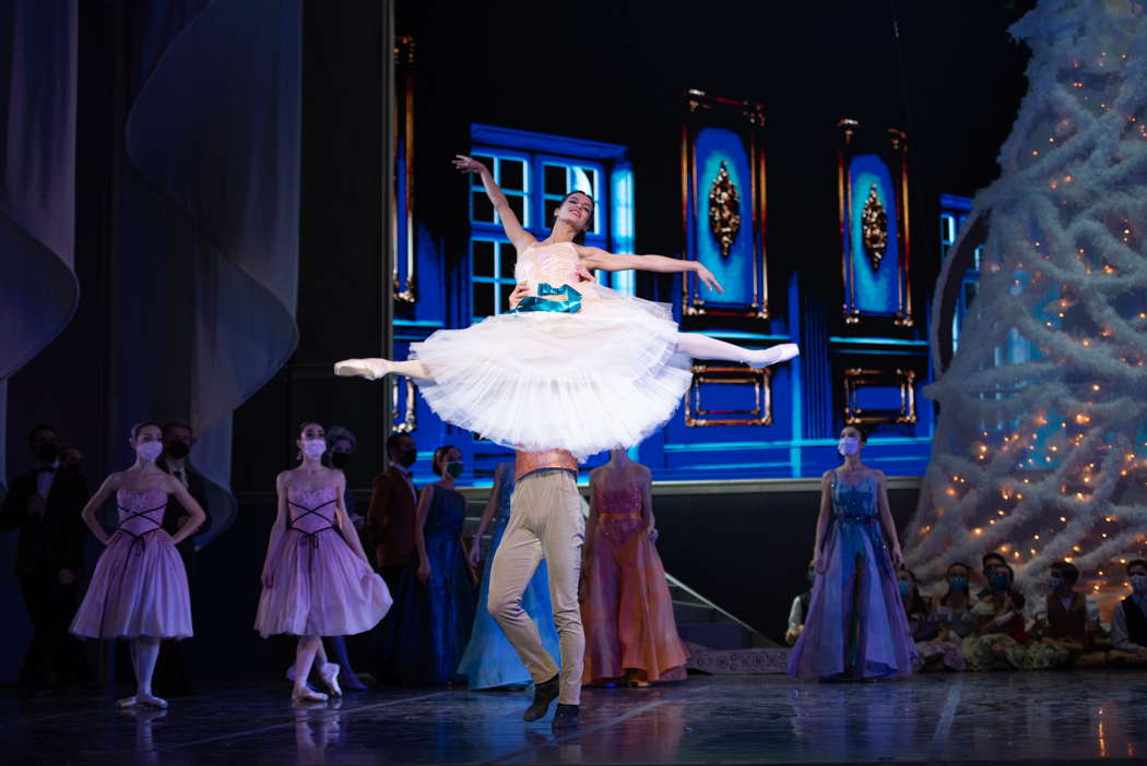 Susanna Salvi as Marie in Giuliano Peparini's 'Nutcracker'. Photo © 2021 Fabrizio Sansoni