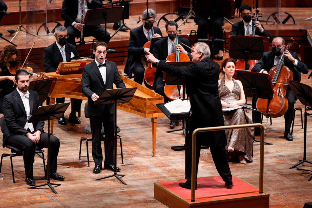 Vocal soloists Giovanni Sala, Roberto Lorenzi and Lenneke Ruite with John Eliot Gardiner conducting the orchestra of the Accademia Nazionale di Santa Cecilia in Giuseppe Carpani's Italian translation of Haydn's 'The Creation'. Photo © 2022 Riccardo Musacchio