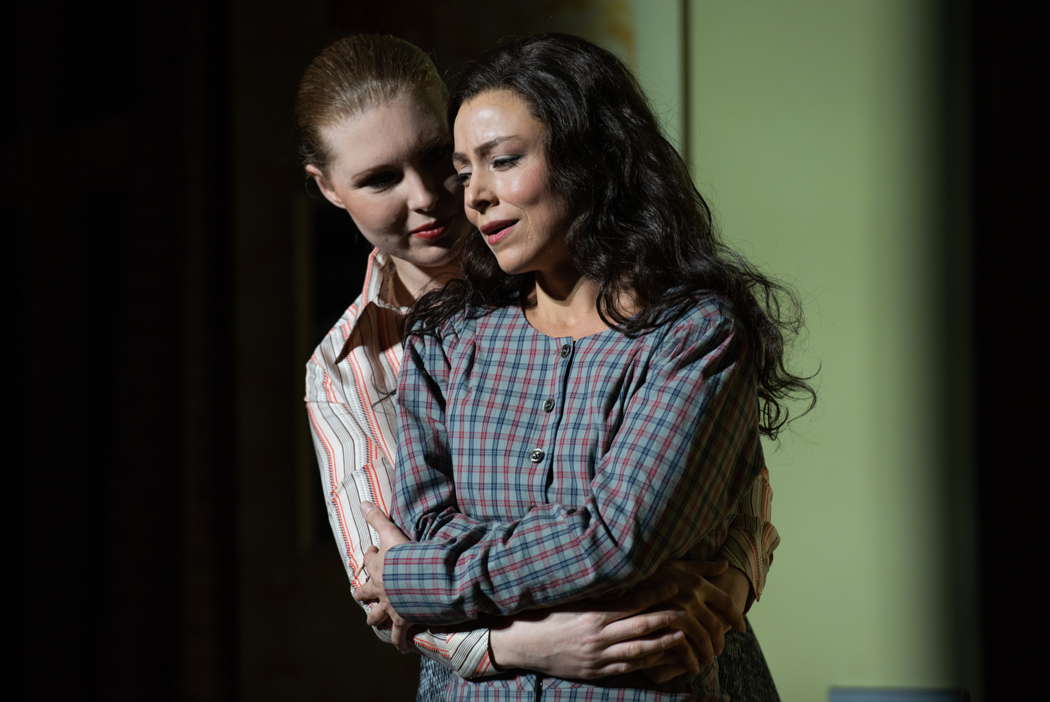 Carolyn Sproule as Varvara and Corinne Winters in the title role of Teatro dell'Opera di Roma's 'Káťa Kabanová'. Photo © 2022 Fabrizio Sansoni
