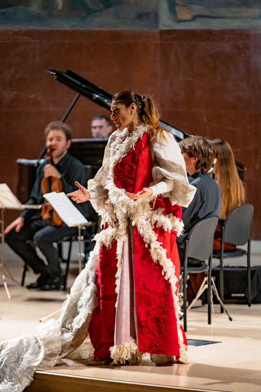 Cristina Zavalloni with members of the MDI Ensemble at the IUC 'Pierrot Lunaire' concert at the Aula Magna della Sapienza in Rome. Photo © 2022 Andrea Caramelli and Federico Priori