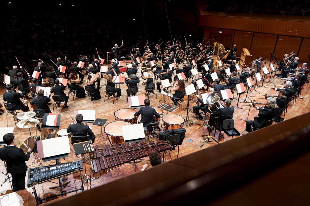 Jaap van Zweden conducting the Orchestra dell'Accademia Nazionale di Santa Cecilia in Rome. Photo © 2022 Musacchio, Ianniello & Pasqualini