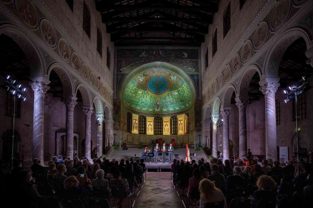 Ian Bostridge and colleagues performing Britten's Canticles in the Basilica of Sant'Apollinare, Classe, Italy, as part of the 2022 Ravenna Summer Festival. Photo © 2022 Luca Concas